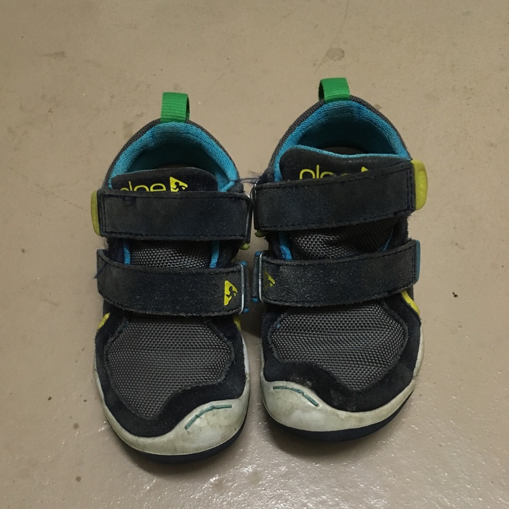 Plae sneakers